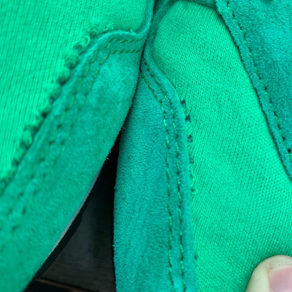 Brooks green and blue tennis shoe. Size 10.5 - Picture 11 of 14